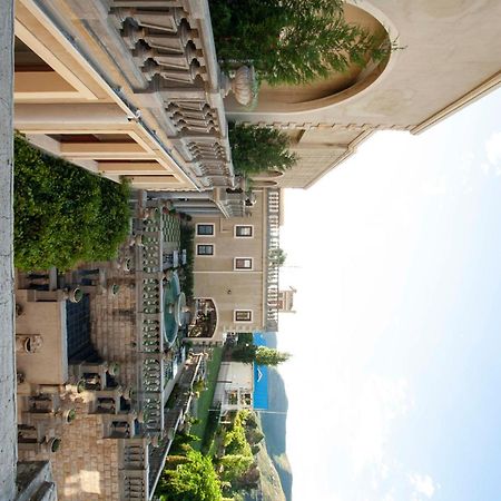 Отель Il Castello Кларенс Экстерьер фото
