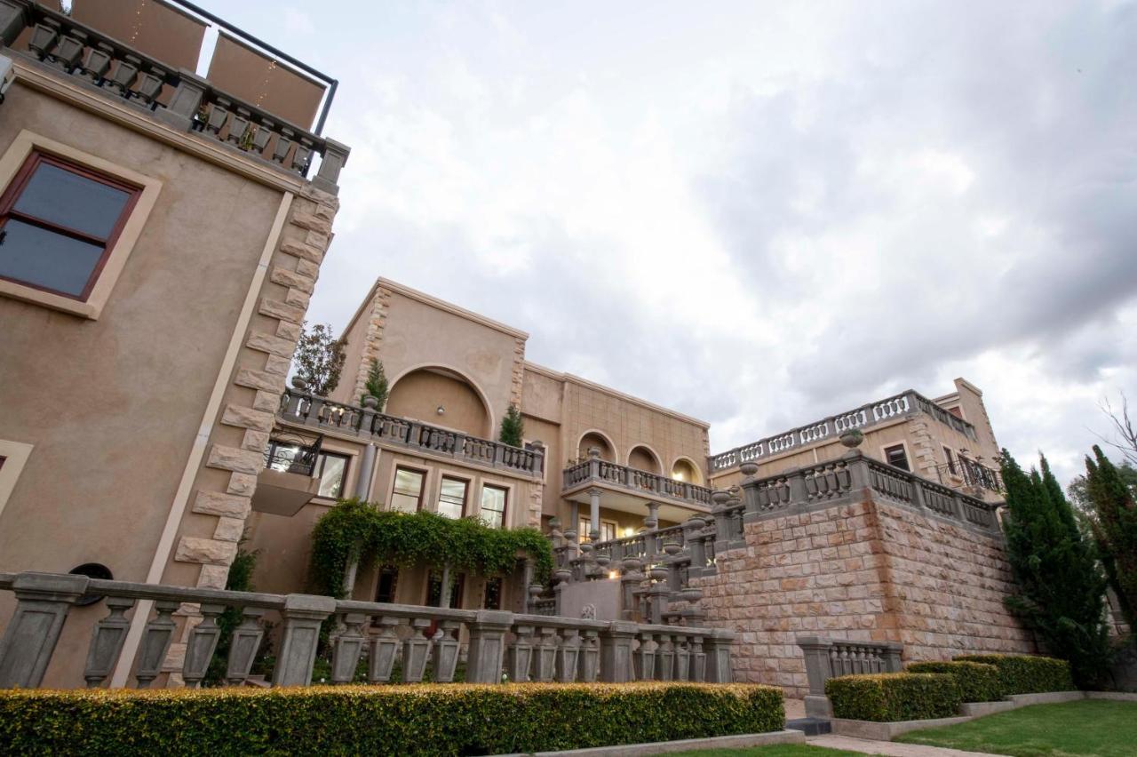 Отель Il Castello Кларенс Экстерьер фото